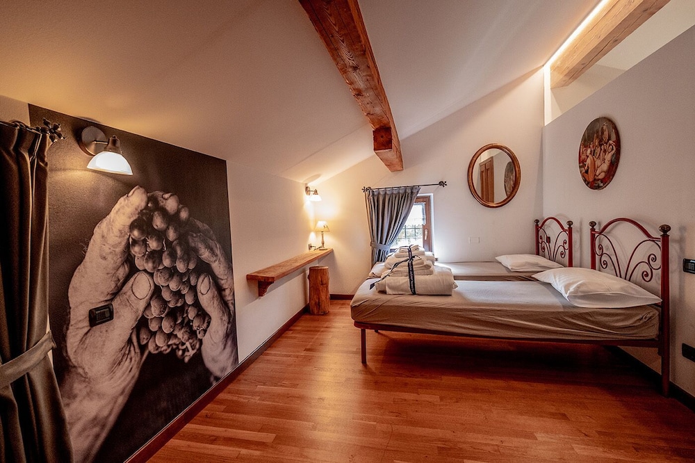 Quadruple Room - Photo 11