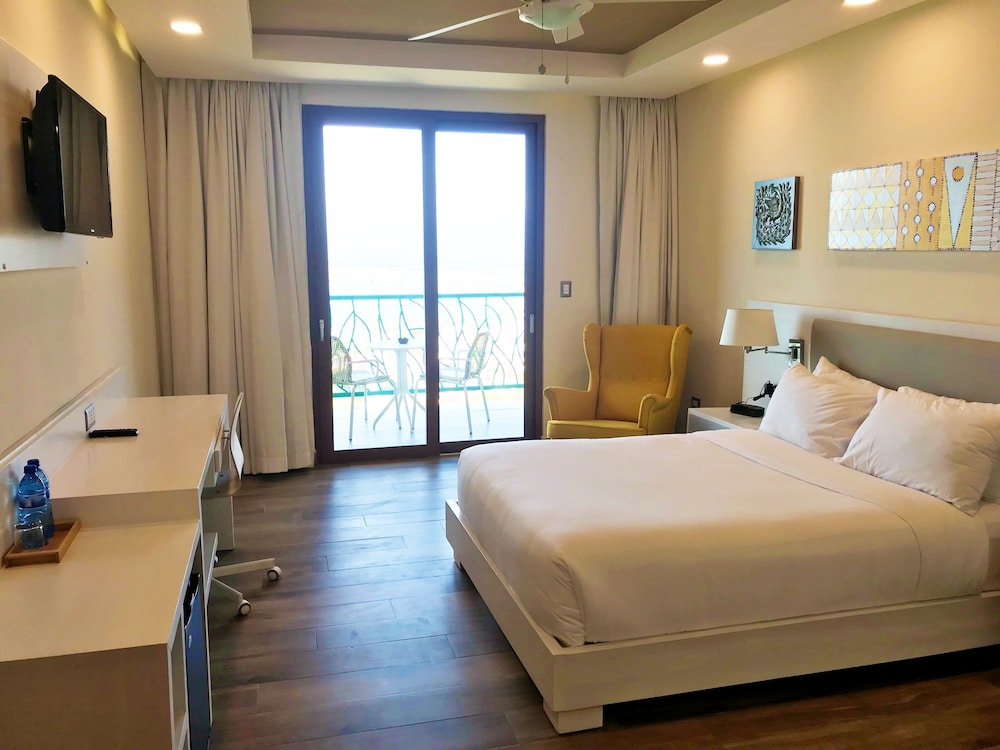Superior Room, 1 Queen Bed, Balcony, City View photo 3