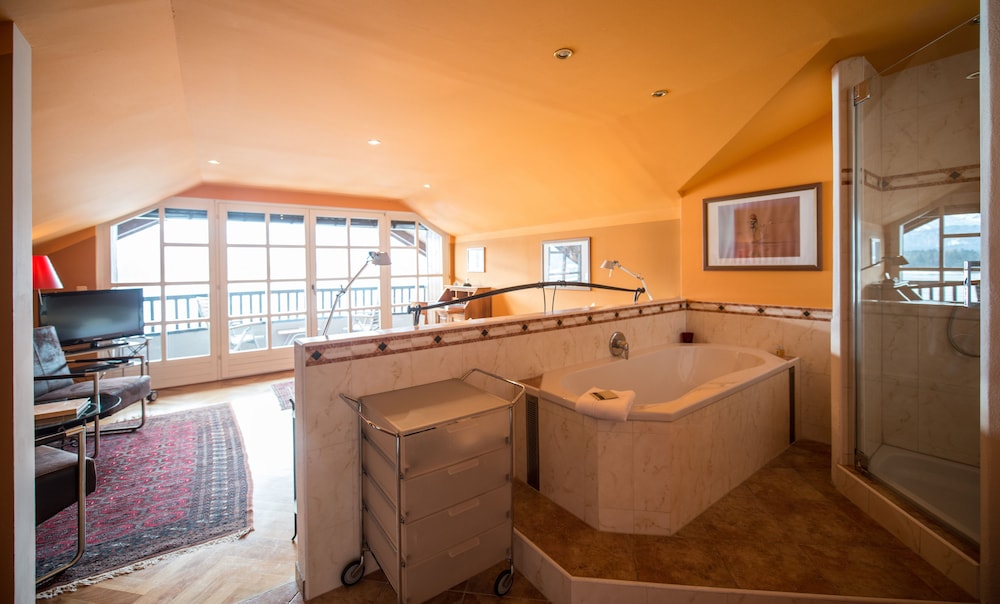 Premium Double Room, Lake View photo 2