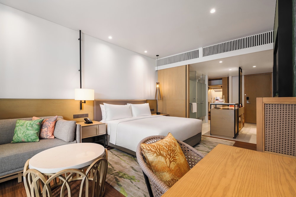 Standard Room, 1 King Bed (Pond View) - Photo 1