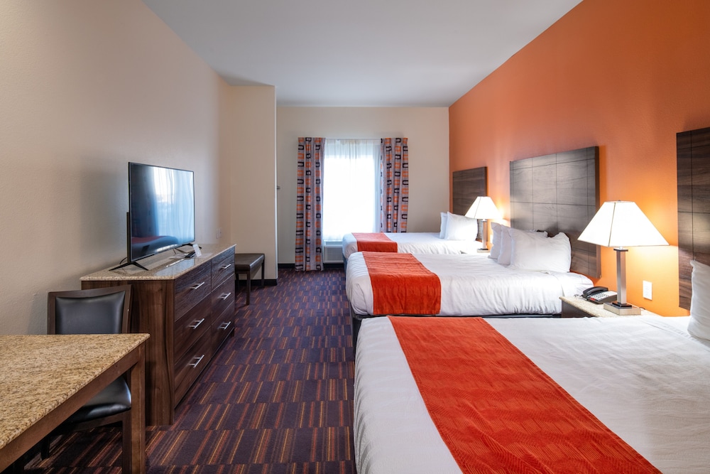 Deluxe Triple Room, 1 Bedroom, Kitchen