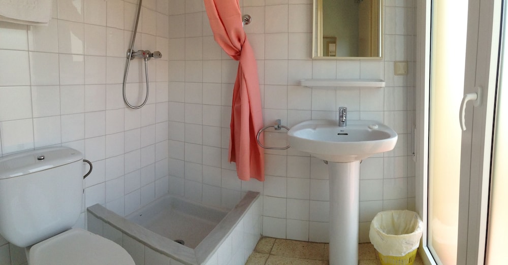 Family Quadruple Room, Ensuite photo 3
