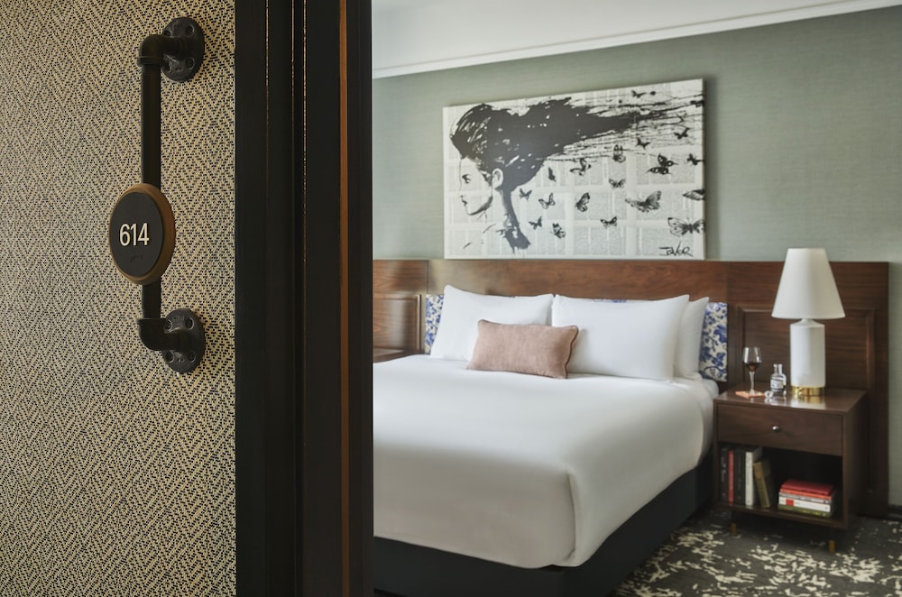 Standard Room, 1 King Bed - Photo 2