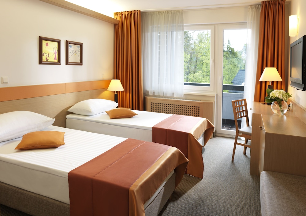 Double Room, Balcony, Park View photo 3