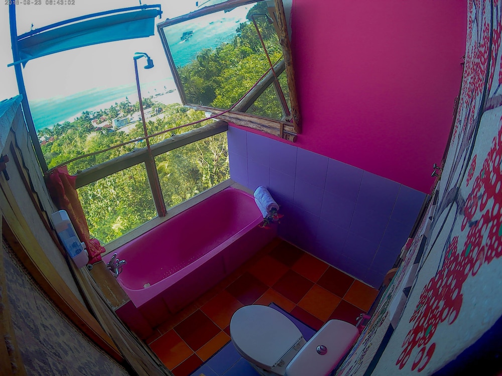 Panoramic Suite - Photo 29