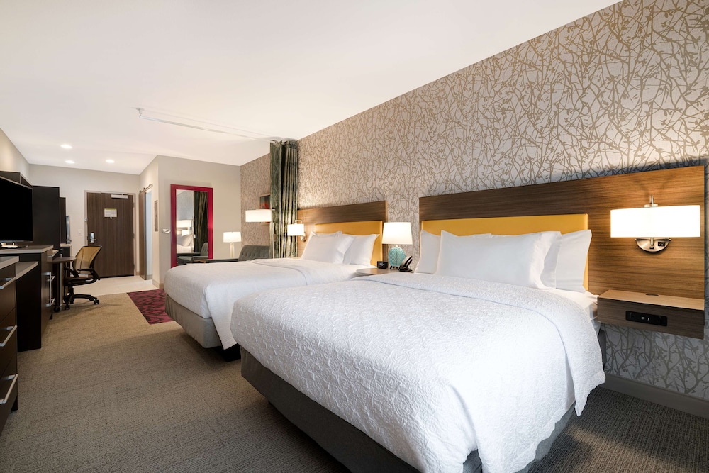 Suite, 1 Bedroom, Accessible, Bathtub (Mobility) - Photo 8