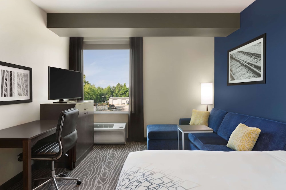 Deluxe Room, 2 Queen Beds, Non Smoking photo 3