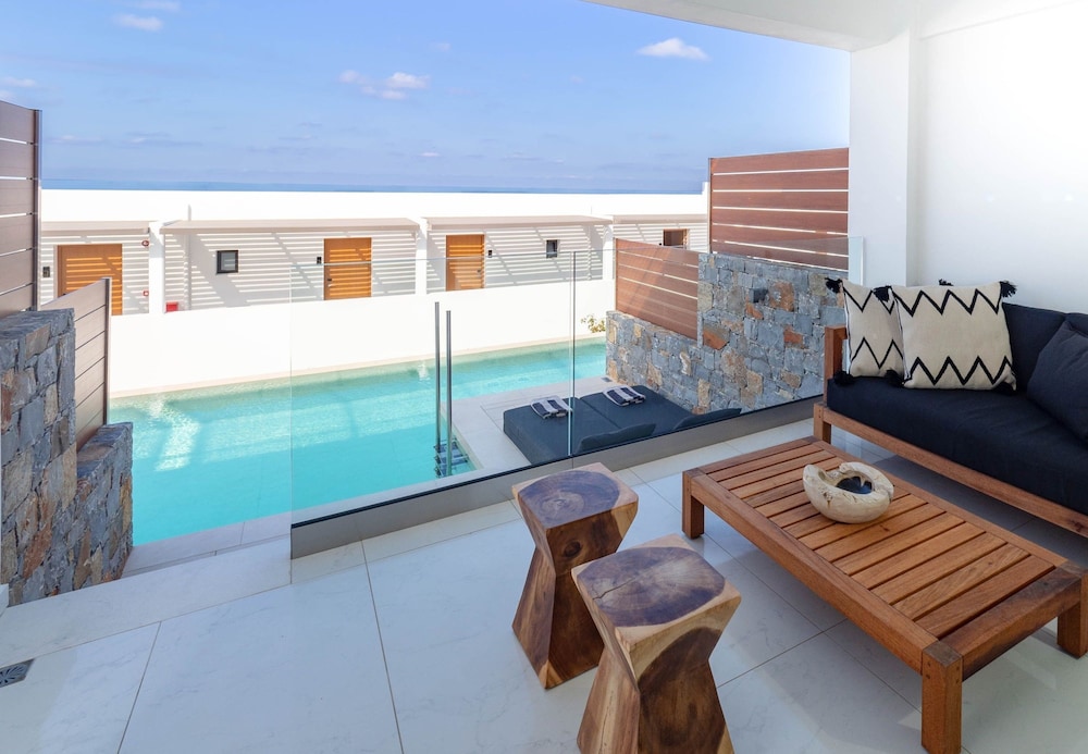 Luxury Room, Pool Access