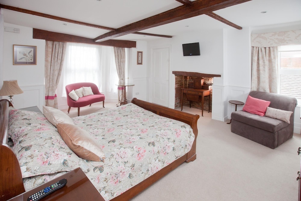 Double Room - Photo 6