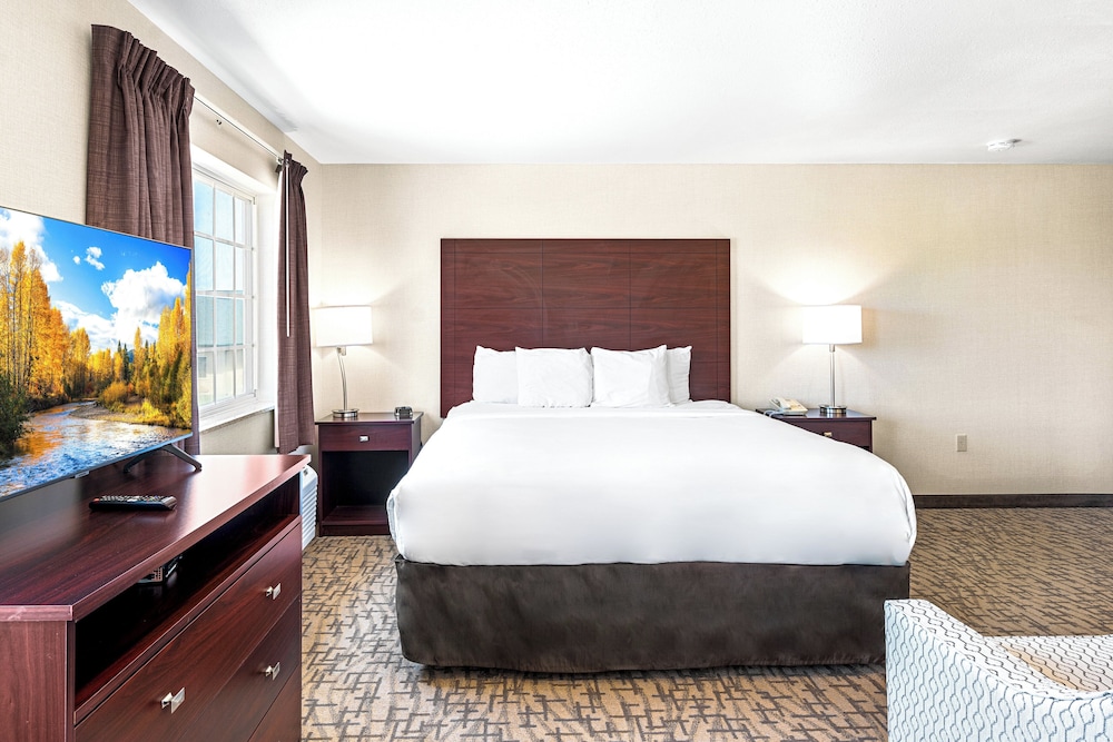 Suite, 1 King Bed, Whirlpool Tub, Non Smoking photo 1