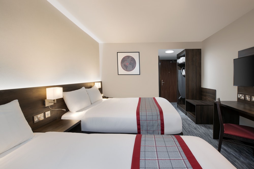 Room, Multiple Beds, Non Smoking - Photo 3