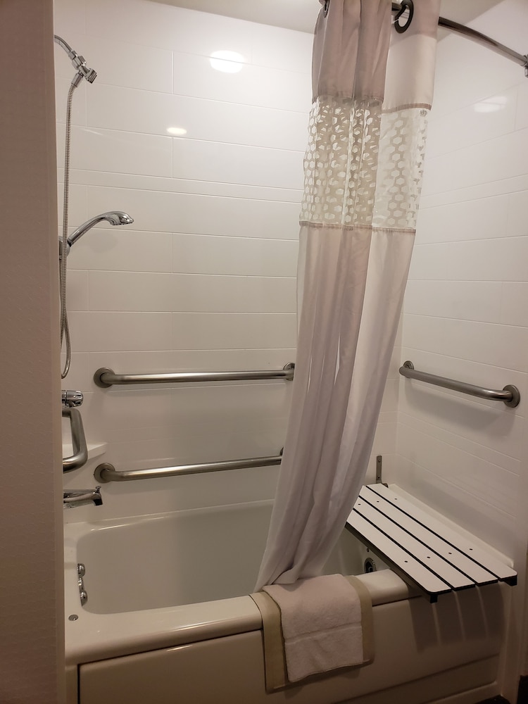Hampton Inn & Suites Newtown, 사진 16