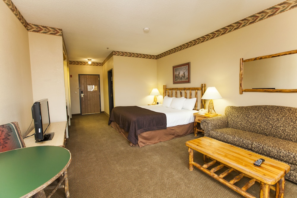 Luxury King Suite ADA Tub – Waterpark Included photo 2