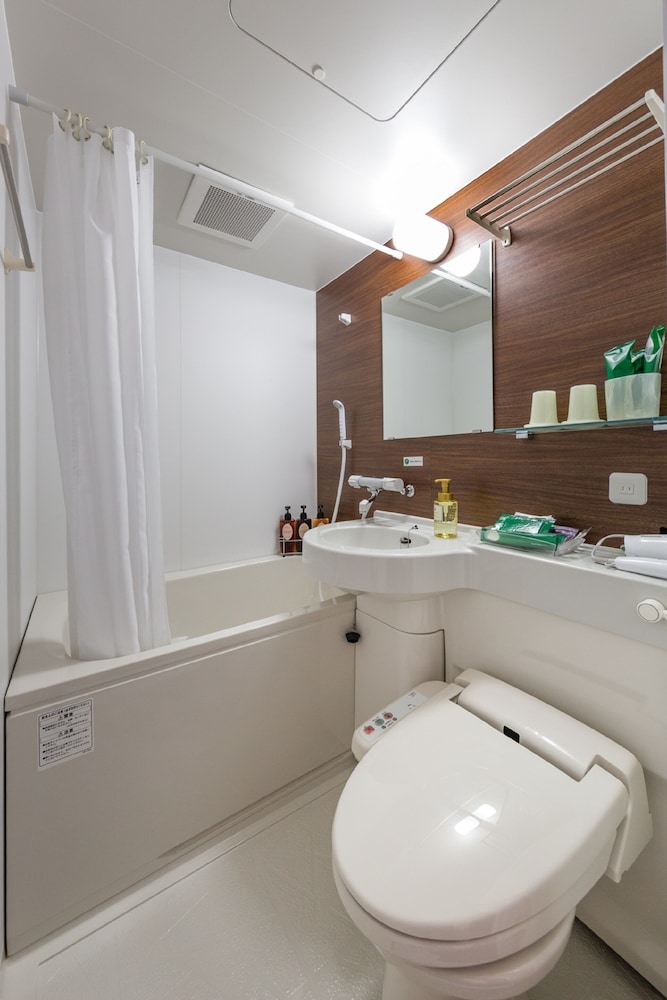 Small Double Room, Non Smoking - Photo 4