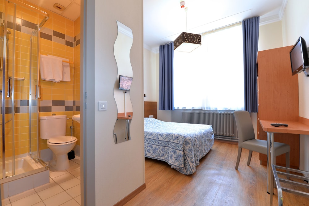 Standard Room photo 2