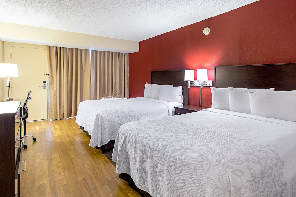 Suite, 2 Bedrooms (2 Double Beds w/Sofa Beds, Smoke Free)