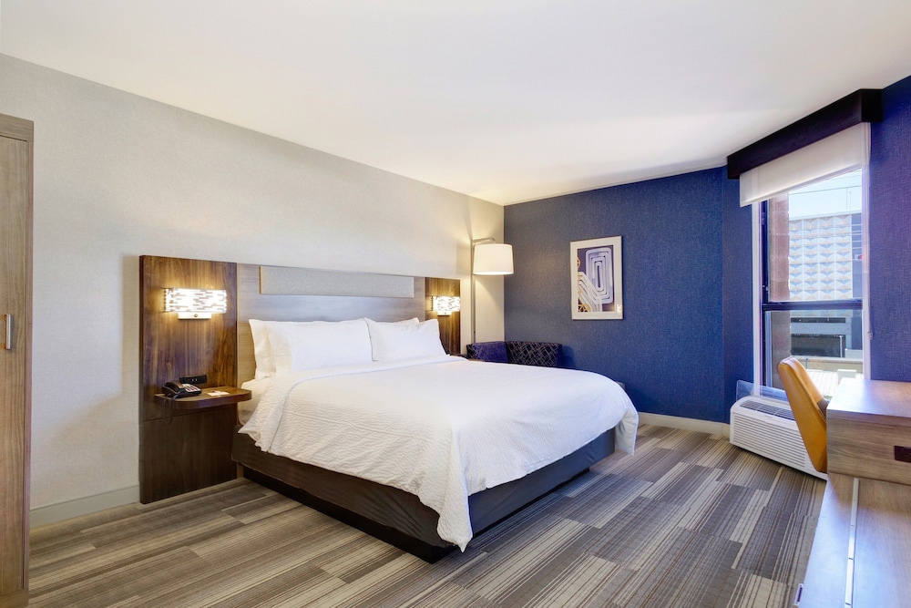 Standard Room, 1 King Bed, Accessible (Communications) - Photo 1