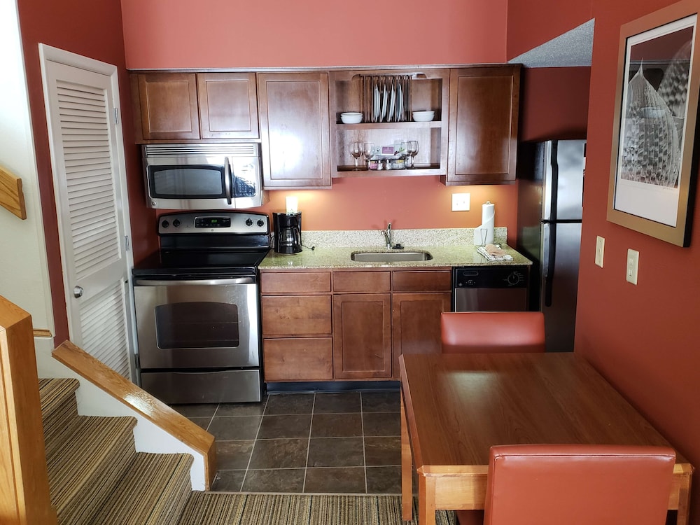 Suite, Multiple Beds, Non Smoking photo 2