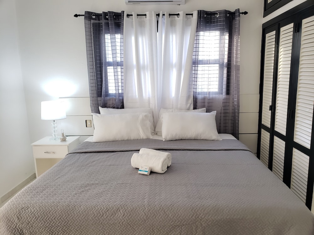 Rhea Suite