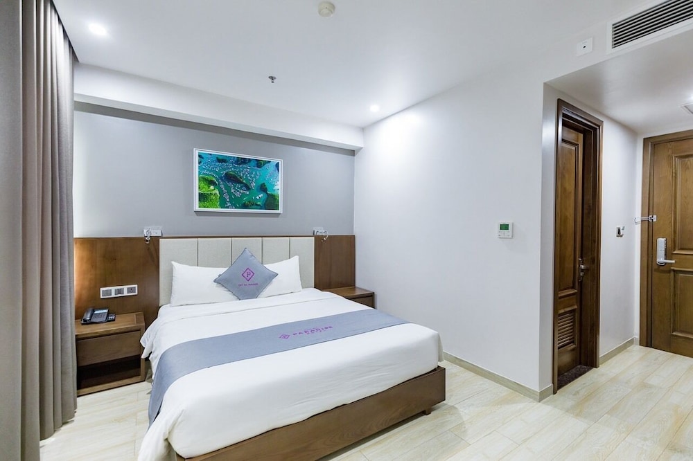 Deluxe Twin Room with Sea View - Photo 1