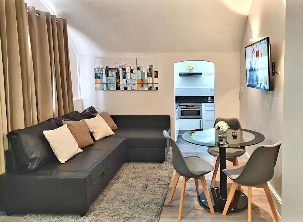 Deluxe Studio, Kitchen (sleeps 3) photo 1