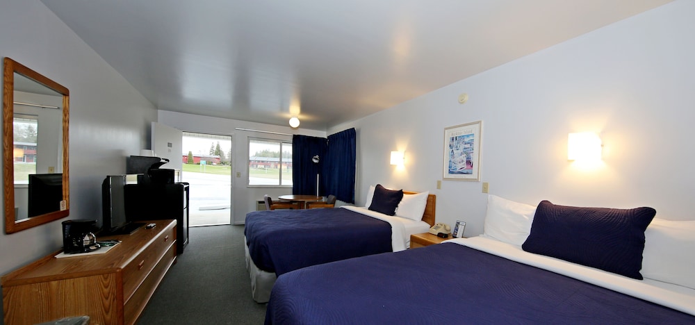 Standard Room, 2 Queen Beds photo 3