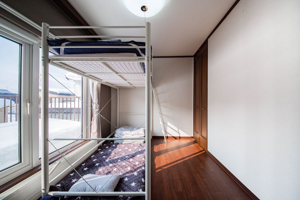 House - Photo 5