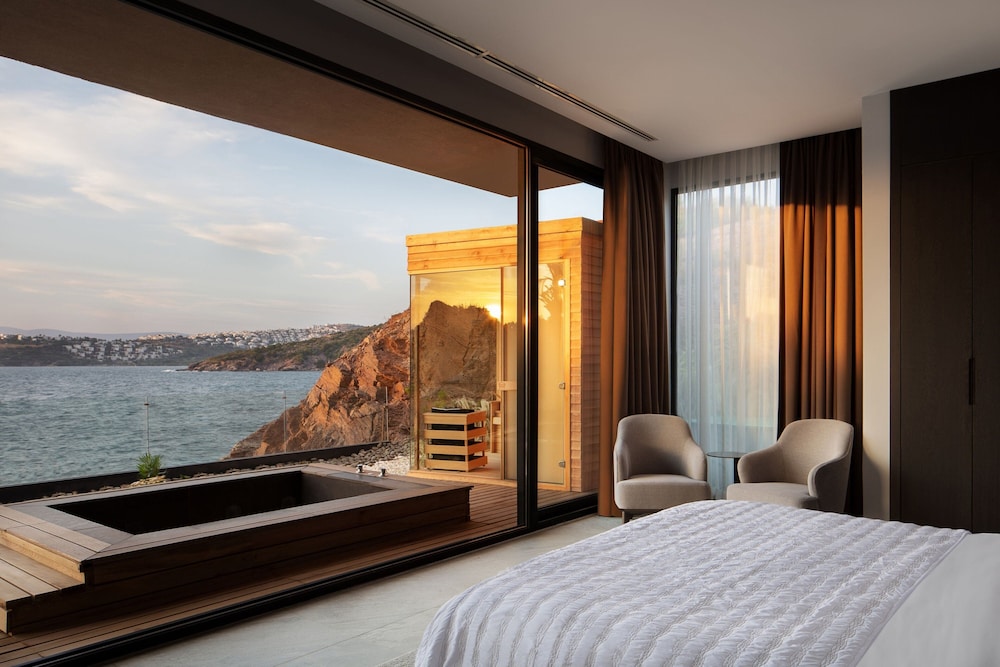 Secluded Bay Presidential Villa