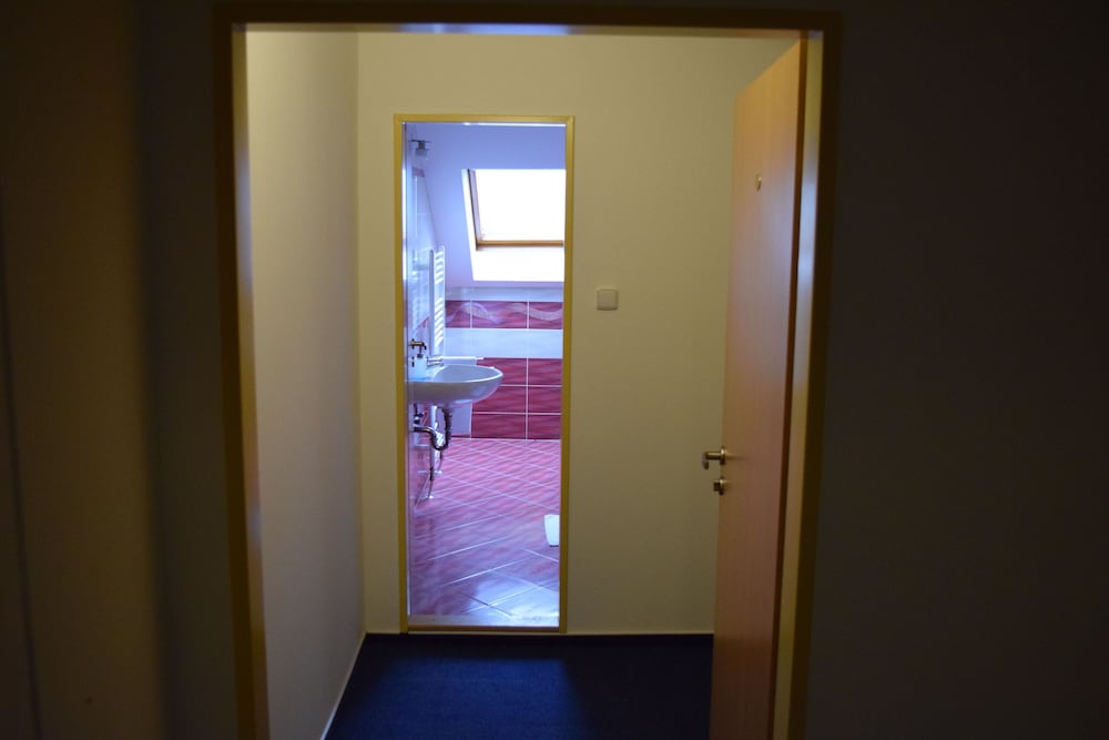 Premier Quadruple Room, 1 Bedroom, Ensuite, Courtyard Area photo 3