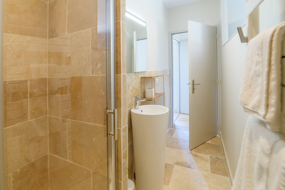 Superior Double Room, Ensuite, Lake View photo 2