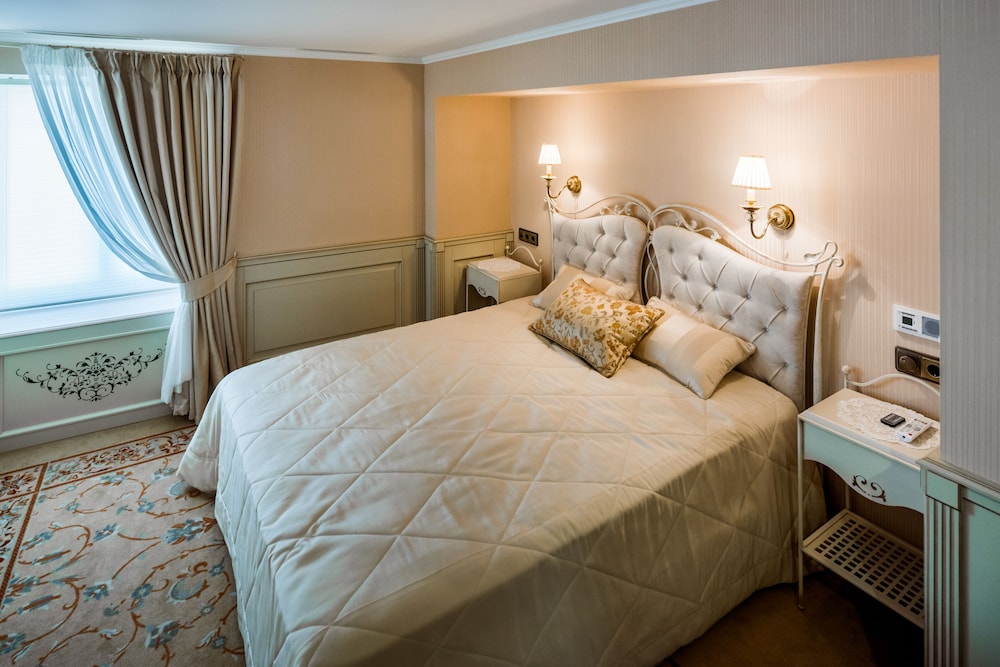 Royal Penthouse, 2 Bedrooms, River View photo 3