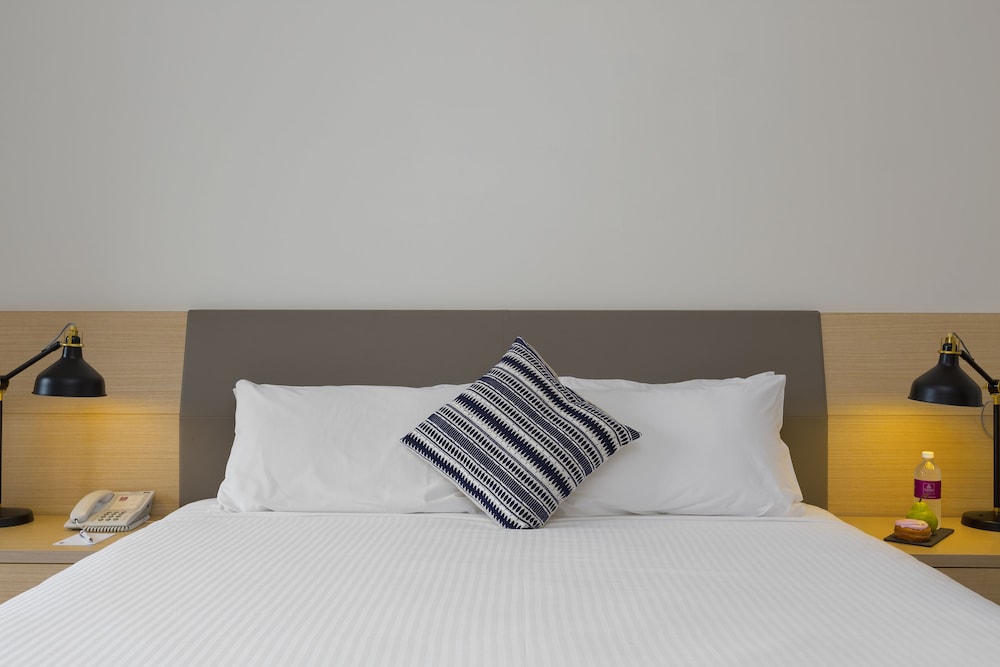 Executive Room, 1 King Bed, Balcony - Photo 3