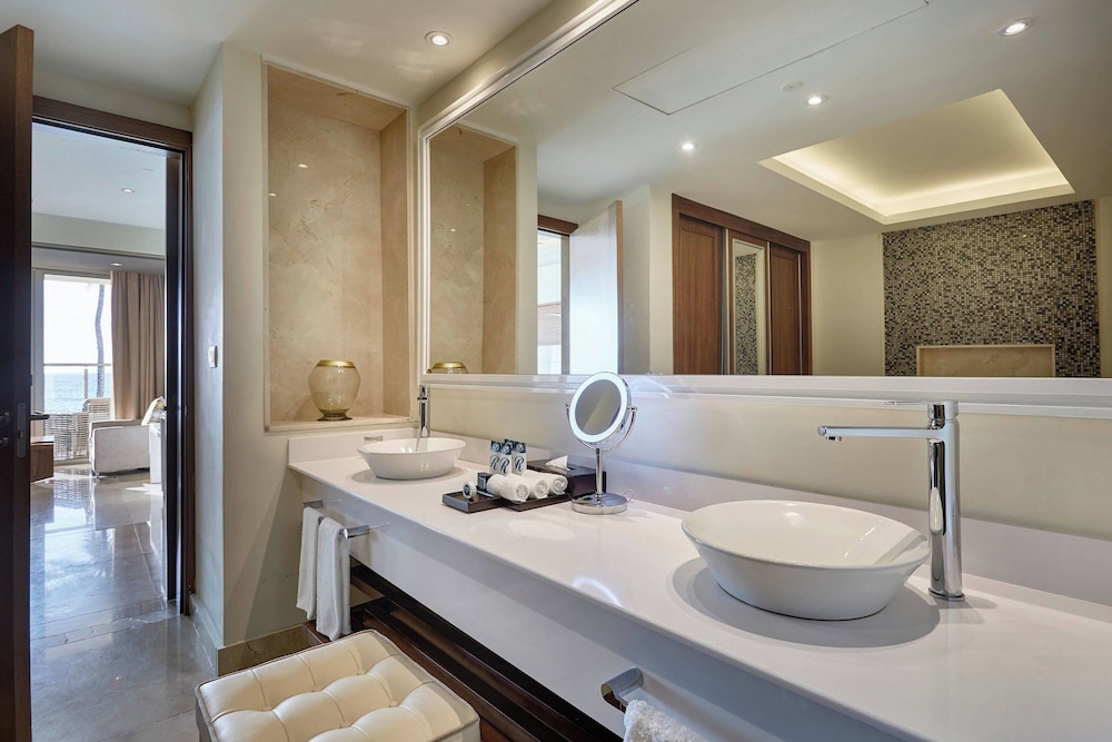 Luxury Junior Suite Ocean View - Photo 10