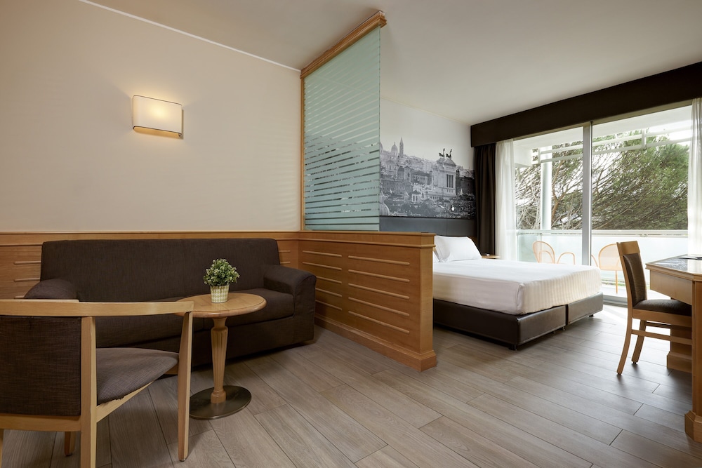 Executive Room photo 2