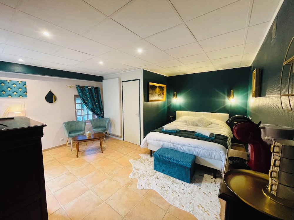 Room with view on parc Domaine Jeanne de Laval photo 1