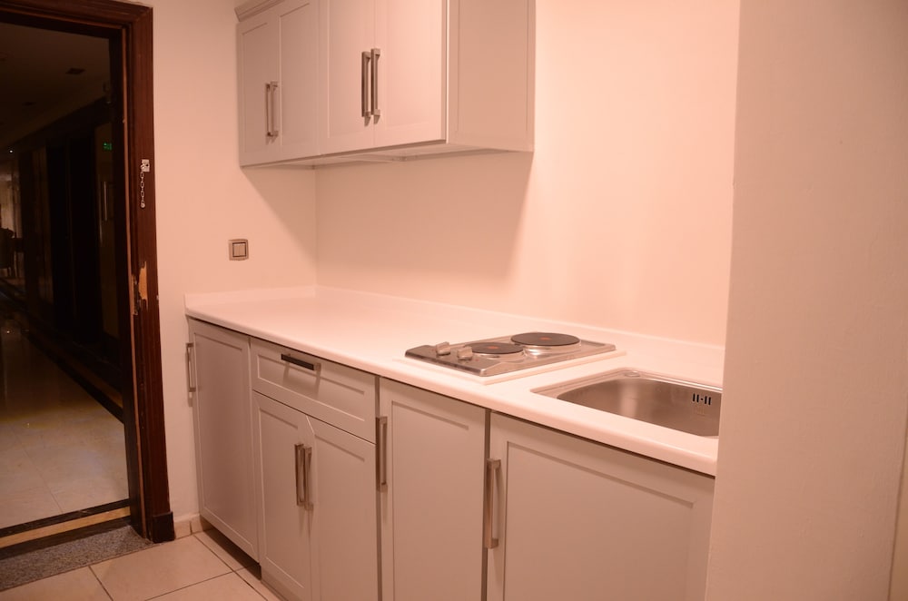 Basic Quadruple Room - Photo 6