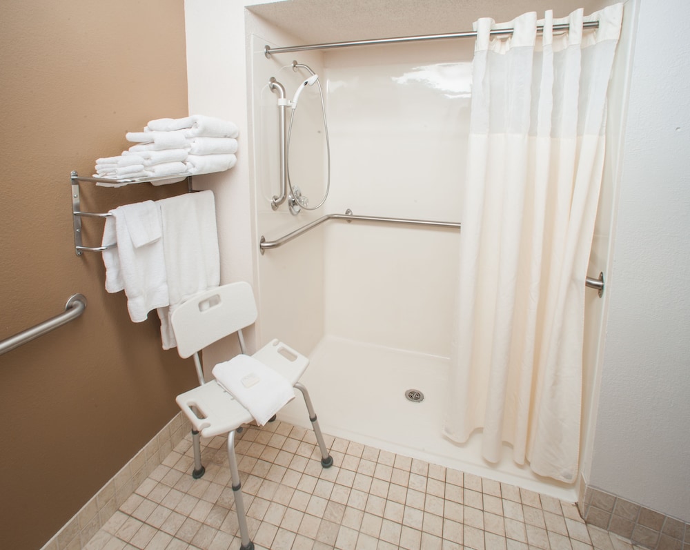 Standard Room, 2 Queen Beds, Accessible (Bathtub/Shower Combo w/ Shower Chair) - Photo 2