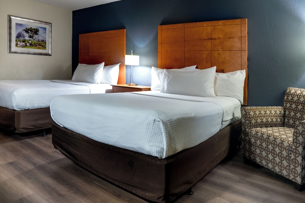 Suite, 2 Queen Beds, Non Smoking (1 Bedroom) photo 1