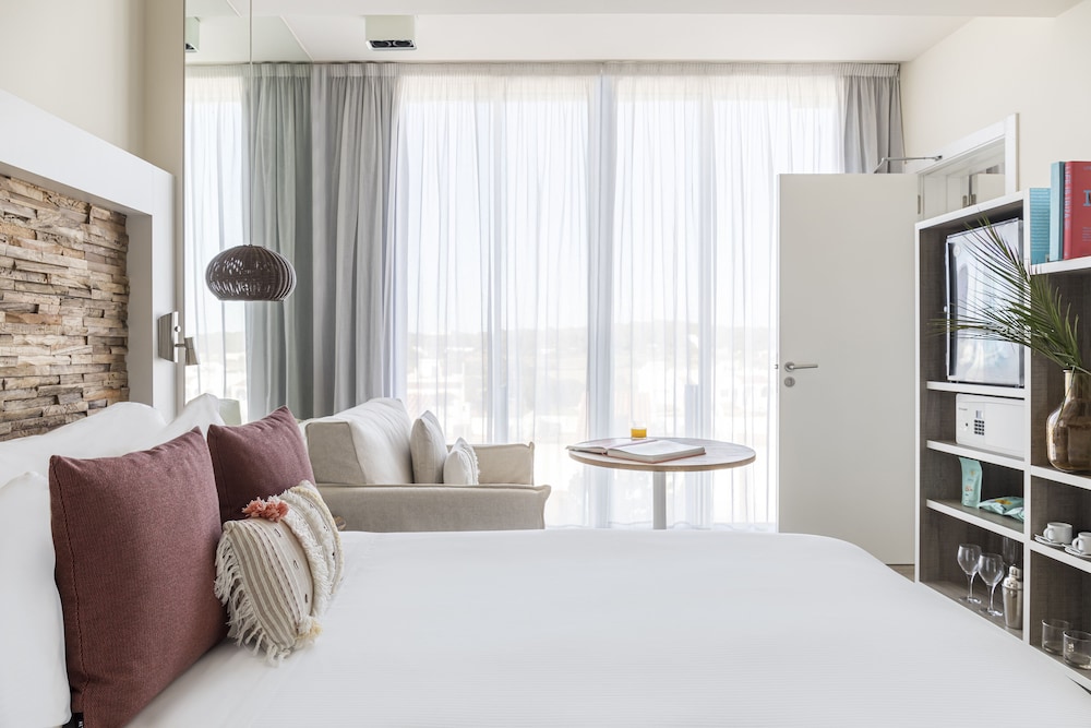Room, 2 Bedrooms, Connecting Rooms (Always Me, 3 Adults + 2 Children)