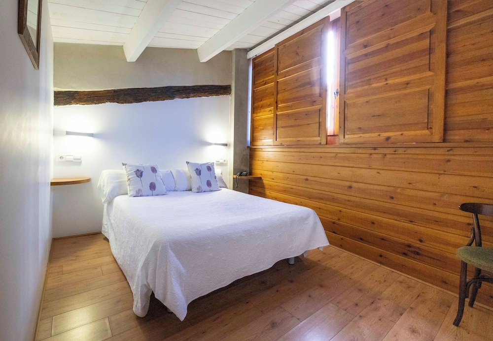 Double or Twin Room, Fireplace (Single Occupancy)
