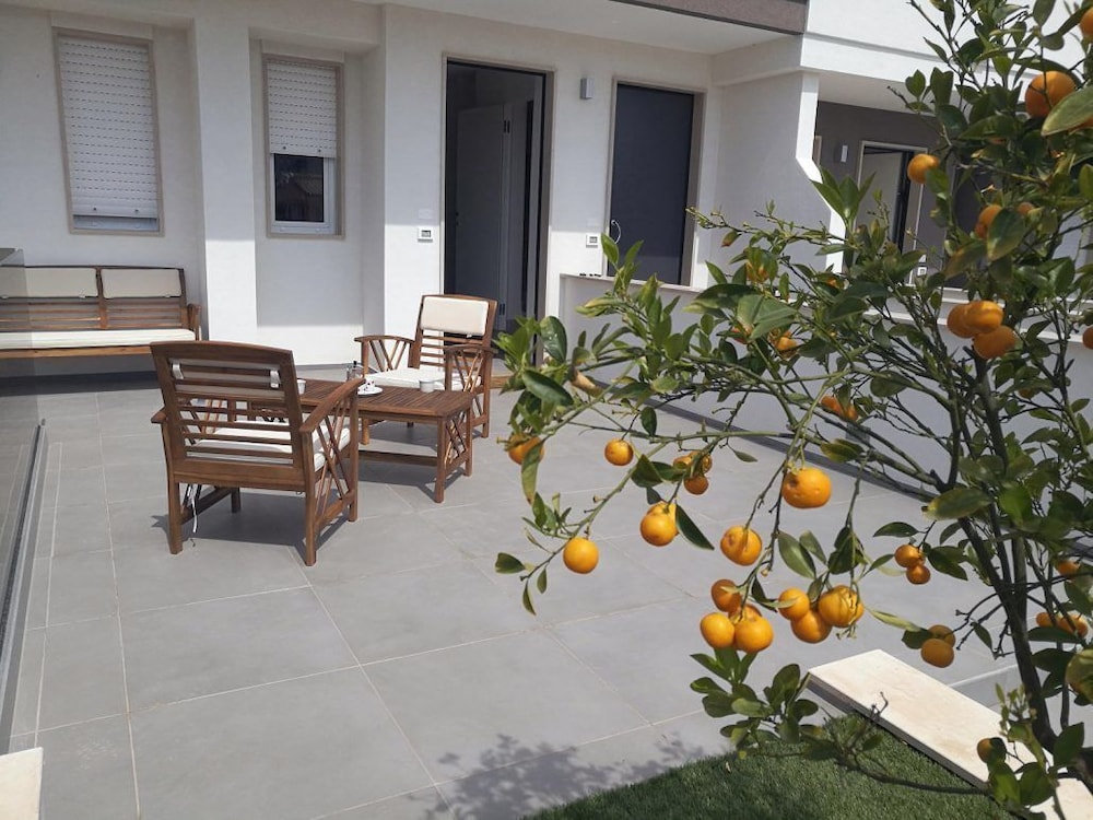Villa, Multiple Beds