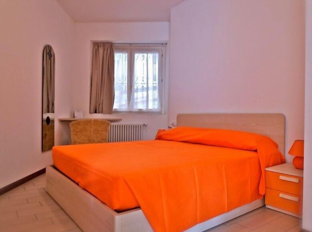 Studio Suite, Kitchen, Lake View