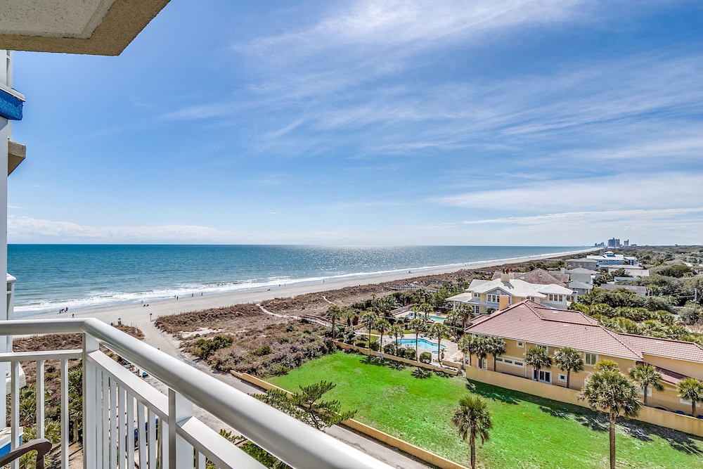 Deluxe Room, 2 Bedrooms, Oceanfront (Angle) - Photo 14