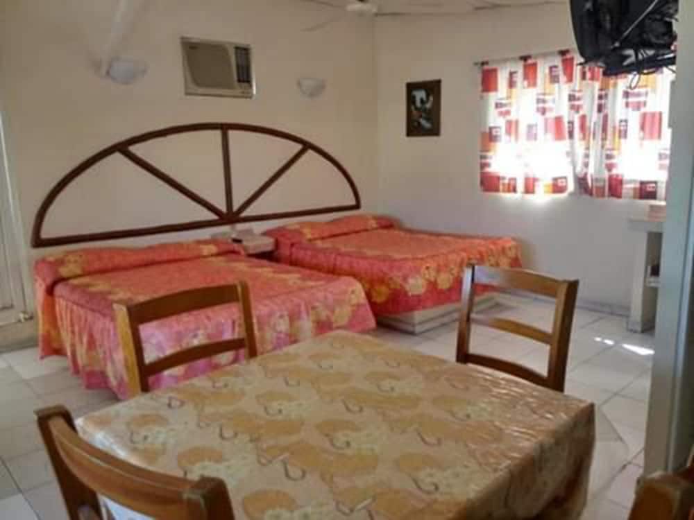Basic Studio, 2 Queen Beds, Smoking, Partial Ocean View