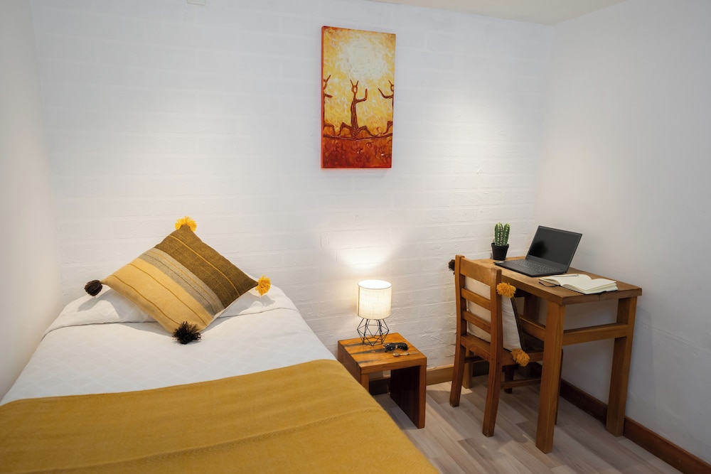 Standard Twin Room, 2 Twin Beds - Photo 2