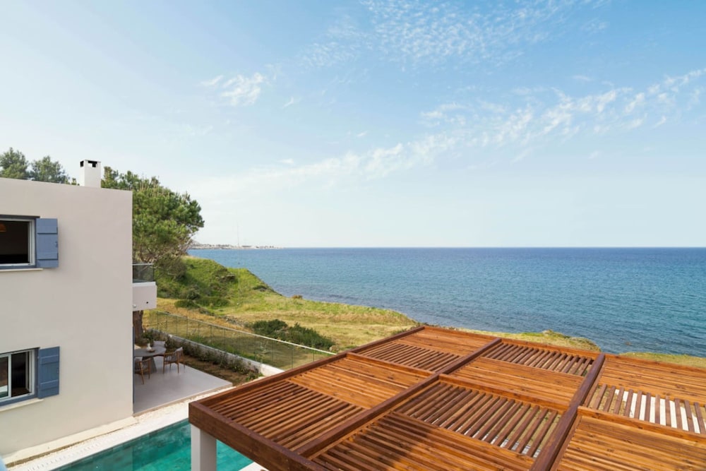 Villa photo 2