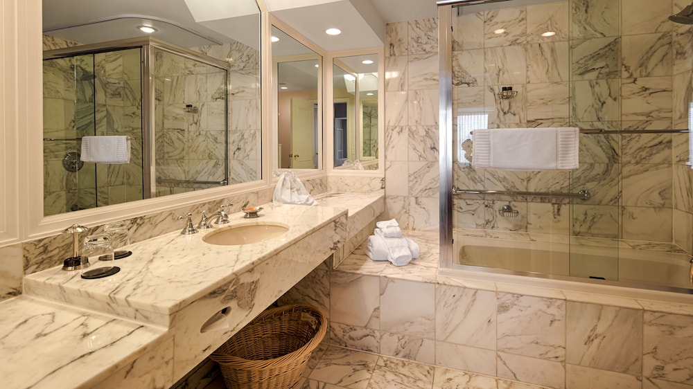 Luxury Suite, 1 King Bed - Photo 6