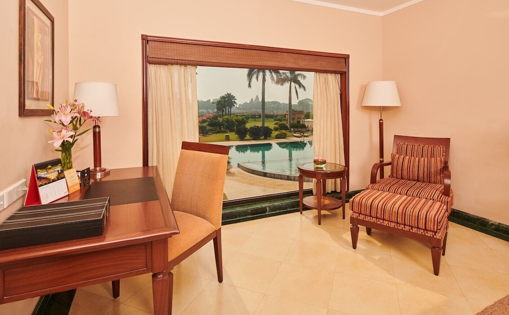 Deluxe Room, 1 King Bed (Temple View) - Photo 4