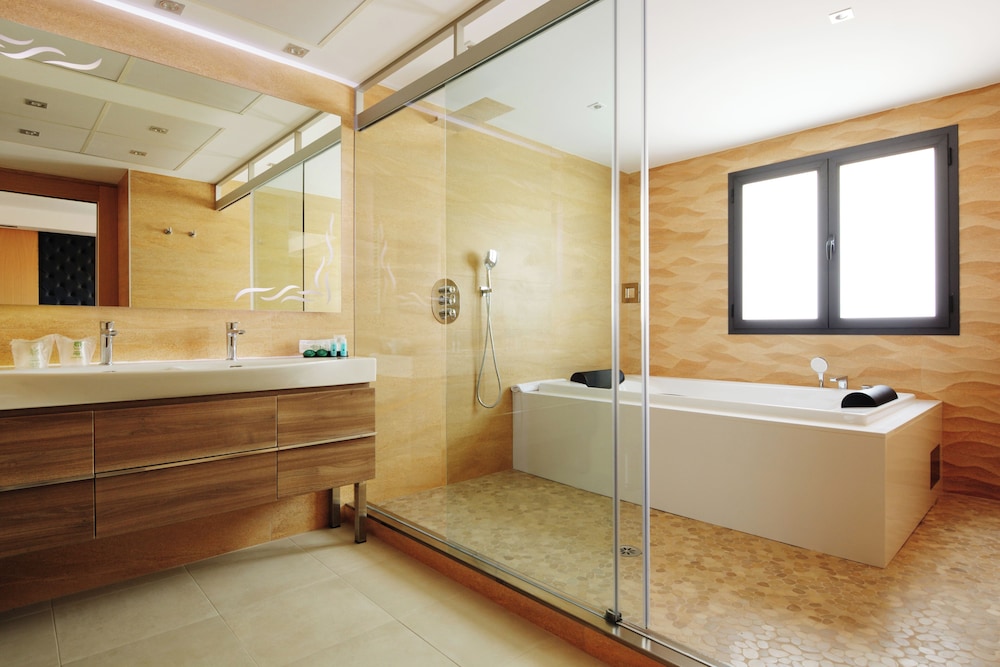 Suite - Photo 7