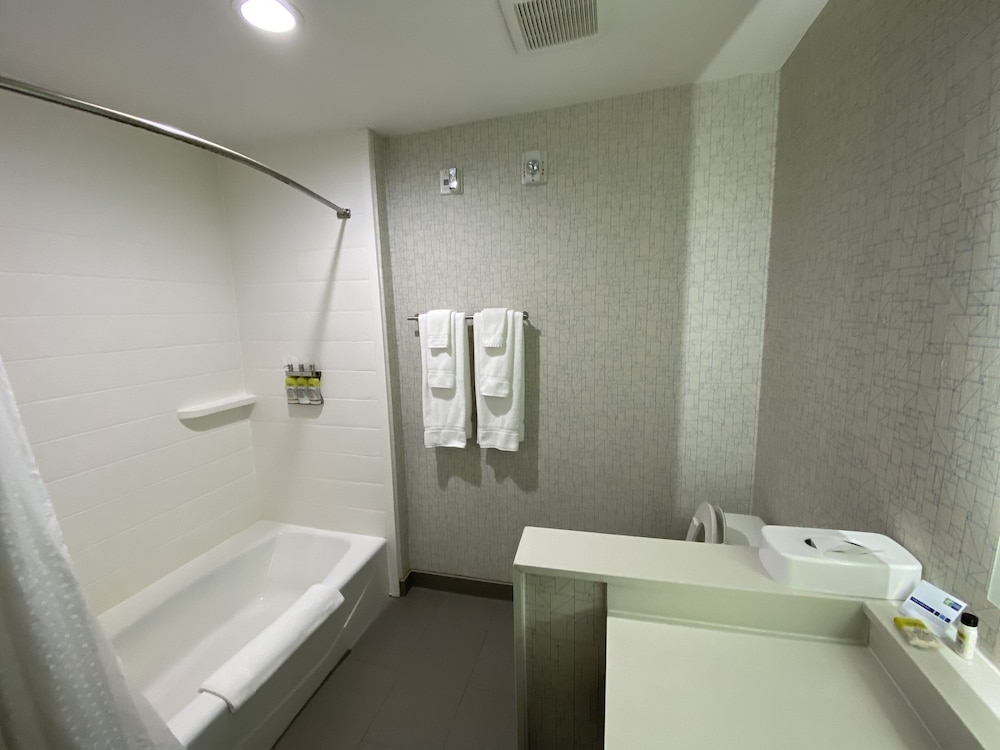 Standard Room, 2 Queen Beds, Accessible (Communication Accessible) photo 3